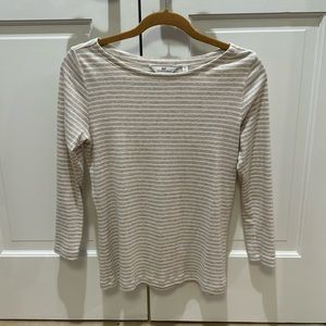 Vineyard, vines, size small three-quarter length sleeve shirt